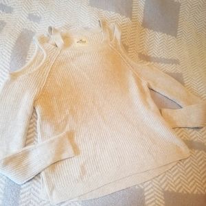 Hollister cold shoulder cream sweater sz.s